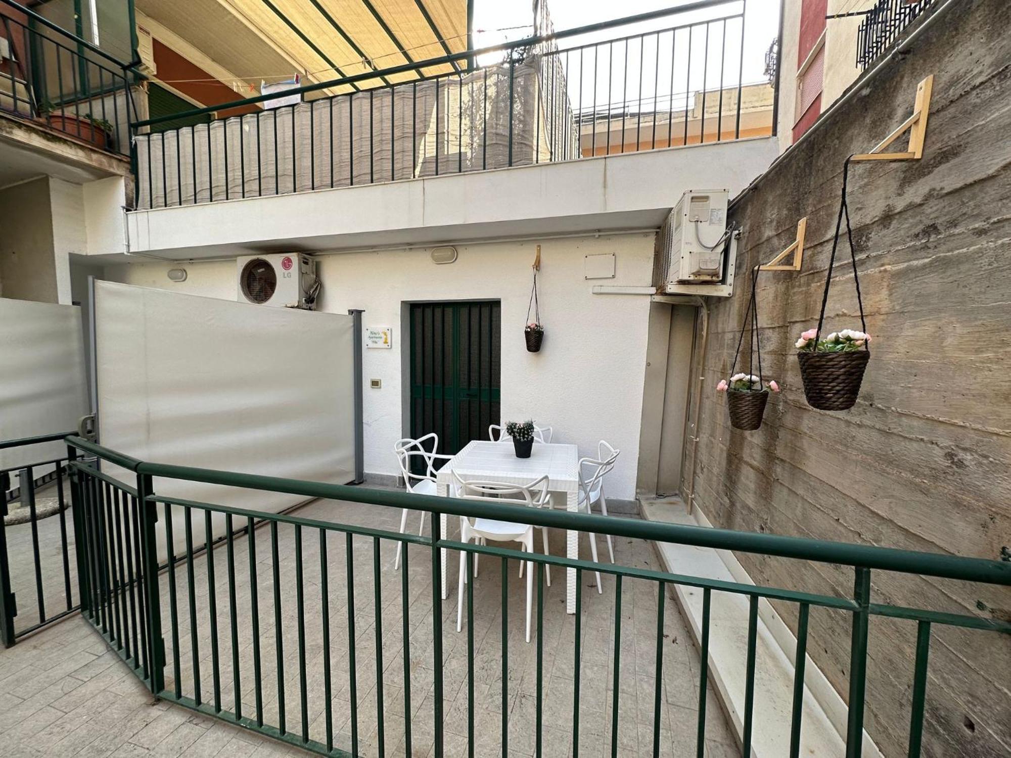 Nino'S Apartments Giardini Naxos Eksteriør billede