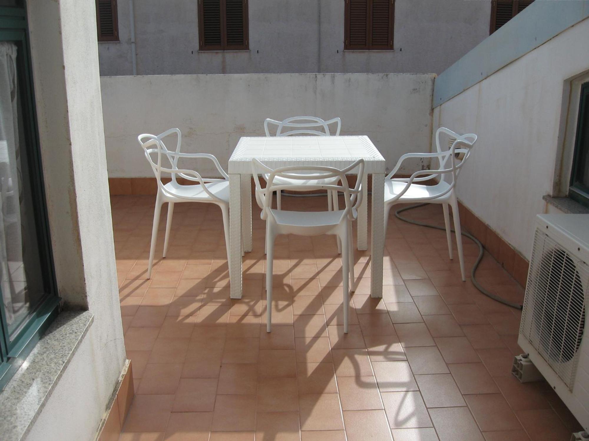 Nino'S Apartments Giardini Naxos Eksteriør billede